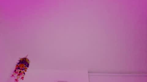 Snapshot of saray2312 chatting on October 1, 2025, 11:22 pm Saray  online show from October 1, 2025, 11:22 pm