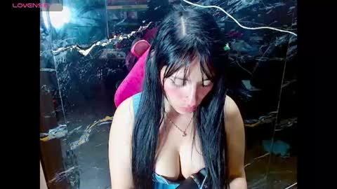 saray_nice online show from April 16, 2026, 4:02 am