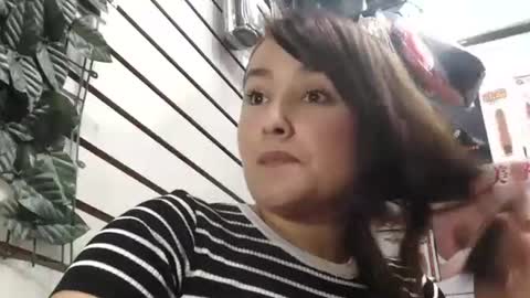 Snapshot of sarayx chatting on November 27, 2025, 5:48 pm mery online show from November 27, 2025, 5:48 pm