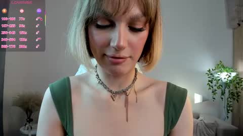 Your Selena 3 online show from November 9, 2025, 3:16 am