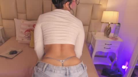 sarit_ online show from May 25, 2026, 7:42 pm