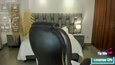  Saritaaa  online show from June 16, 2026, 2:03 am