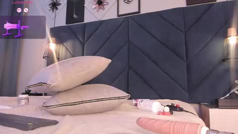 Sara  online show from March 9, 2025, 9:57 am