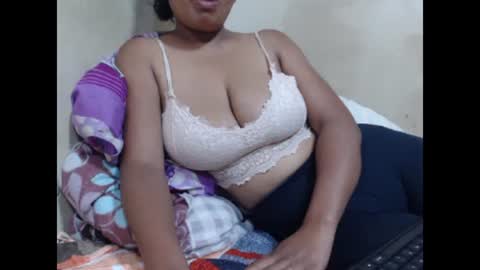 Snapshot of saronette chatting on January 9, 2025, 11:14 am saronette online show from January 9, 2025, 11:14 am