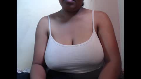 Snapshot of saronette chatting on September 18, 2025, 9:00 am saronette online show from September 18, 2025, 9:00 am