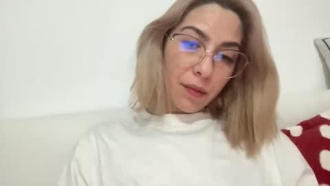 Snapshot of sarrah_rossy chatting on January 19, 2025, 9:55 pm Sarrah online show from January 19, 2025, 9:55 pm