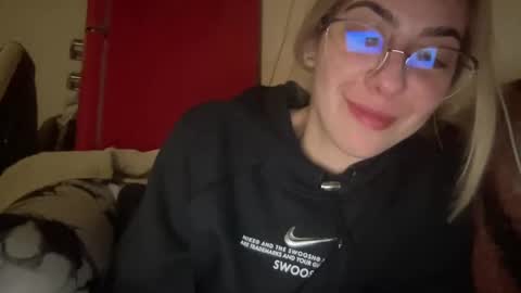 Snapshot of sarrah_rossy chatting on January 29, 2025, 9:07 pm Sarrah online show from January 29, 2025, 9:07 pm