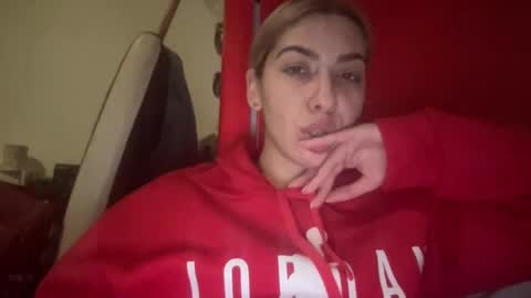 Snapshot of sarrah_rossy chatting on February 1, 2025, 10:34 pm Sarrah online show from February 1, 2025, 10:34 pm