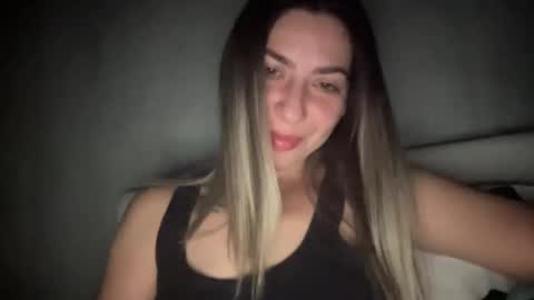 Snapshot of sarrah_rossy chatting on September 15, 2025, 9:26 pm Sarrah online show from September 15, 2025, 9:26 pm