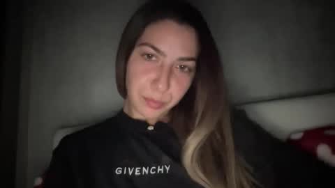 Snapshot of sarrah_rossy chatting on October 28, 2025, 8:44 pm Sarrah online show from October 28, 2025, 8:44 pm