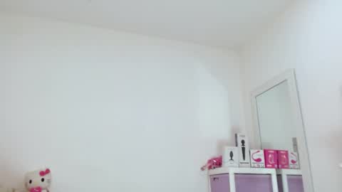 Sasha Creamy online show from May 14, 2026, 1:01 am