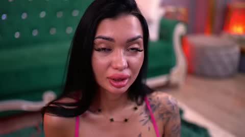 Dennise online show from February 14, 2025, 11:53 pm