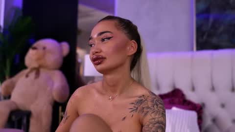 Dennise online show from September 14, 2025, 6:29 pm