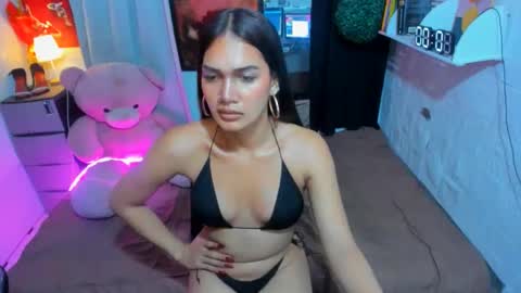 Snapshot of sashahuwanna chatting on February 15, 2025, 3:50 pm ESTELLA online show from February 15, 2025, 3:50 pm
