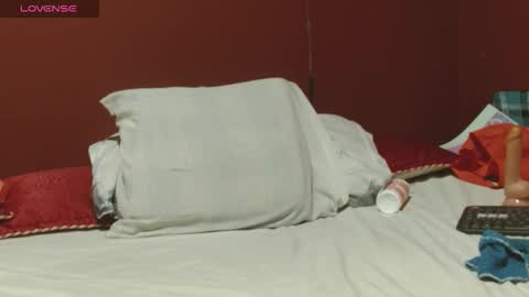 S A S H A R O S E online show from November 14, 2025, 2:16 pm