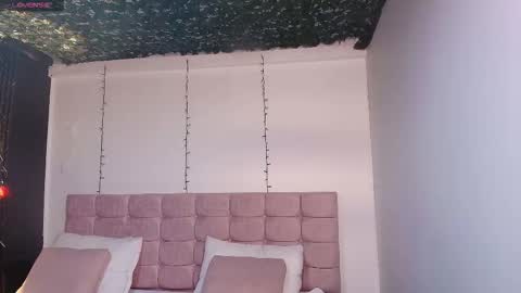 S A S H A R O S E online show from September 14, 2025, 11:53 am