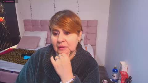 S A S H A R O S E online show from September 16, 2025, 12:06 pm