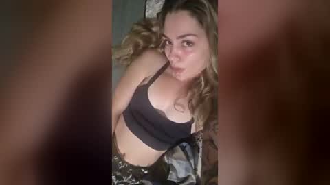 Snapshot of sashasuave chatting on August 6, 2026, 1:29 am schoolgirll online show from August 6, 2026, 1:29 am