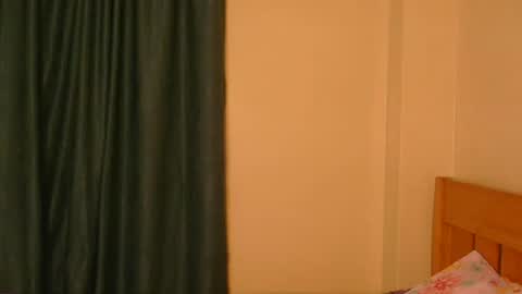 sexxy one online show from June 17, 2026, 12:13 am