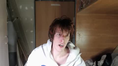 Snapshot of sat1sfaction chatting on October 22, 2025, 10:26 am Kristof online show from October 22, 2025, 10:26 am