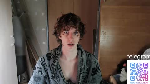 Snapshot of sat1sfaction chatting on October 27, 2025, 10:52 am Kristof online show from October 27, 2025, 10:52 am