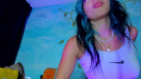 Snapshot of saturno_stone chatting on February 9, 2026, 3:32 am Saturnooo online show from February 9, 2026, 3:32 am