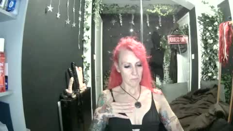 Snapshot of saucysky chatting on July 15, 2026, 9:20 pm SaucySky online show from July 15, 2026, 9:20 pm