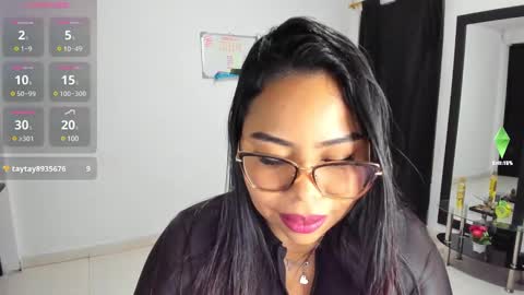 Snapshot of sava_lee chatting on February 12, 2025, 9:43 pm Sava lee online show from February 12, 2025, 9:43 pm