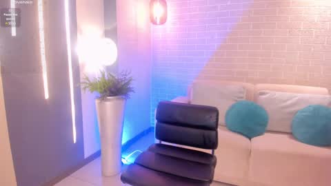 S a v a n n a h  online show from February 16, 2025, 10:32 pm