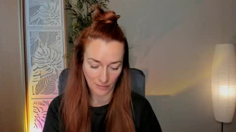 Snapshot of save_the_qween chatting on March 16, 2026, 5:44 am save the qween online show from March 16, 2026, 5:44 am