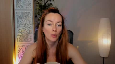 Snapshot of save_the_qween chatting on April 6, 2026, 6:14 am save the qween online show from April 6, 2026, 6:14 am