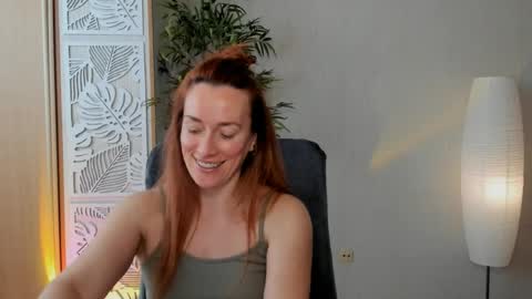 Snapshot of save_the_qween chatting on April 7, 2026, 6:47 am save the qween online show from April 7, 2026, 6:47 am