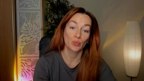 Snapshot of save_the_qween chatting on April 10, 2026, 11:59 am save the qween online show from April 10, 2026, 11:59 am