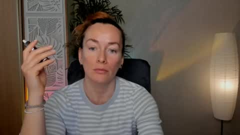 Snapshot of save_the_qween chatting on April 12, 2026, 7:02 am save the qween online show from April 12, 2026, 7:02 am