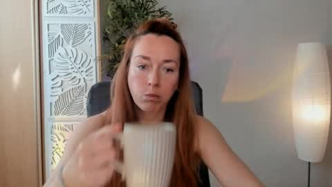 Snapshot of save_the_qween chatting on April 15, 2026, 7:37 am save the qween online show from April 15, 2026, 7:37 am