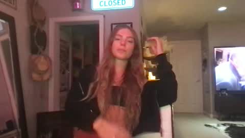 Snapshot of savxoxoxo chatting on December 2, 2025, 4:07 am Savxoxoxo online show from December 2, 2025, 4:07 am