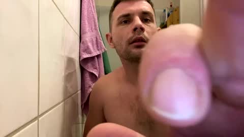 chamomile online show from February 4, 2025, 8:28 pm