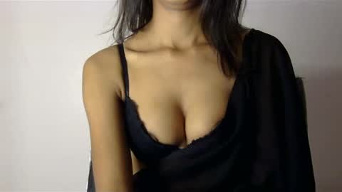 Snapshot of saxee_love chatting on December 27, 2024, 8:28 pm saxee online show from December 27, 2024, 8:28 pm
