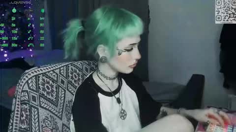 Snapshot of say_mary chatting on March 5, 2026, 9:22 pm pronoun she. name Mary. age 21. online show from March 5, 2026, 9:22 pm