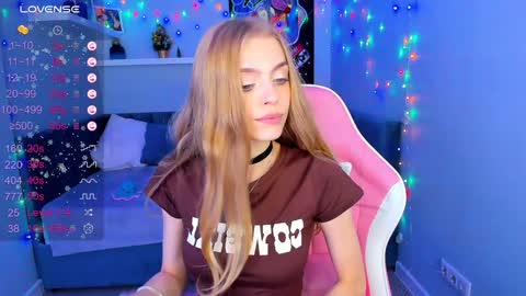 Snapshot of sayl0r_moon chatting on December 28, 2024, 2:33 am Kira GMT 7 Mon Thu-Sun 0800am-0200pm online show from December 28, 2024, 2:33 am