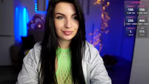 Valeria Swarowskaya online show from December 17, 2025, 1:11 am