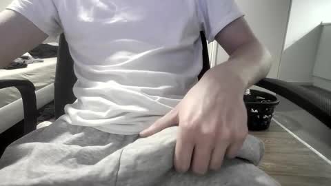 Snapshot of scandi_cock chatting on February 12, 2025, 12:37 am scandi_cock online show from February 12, 2025, 12:37 am