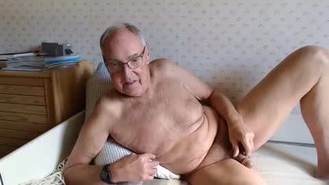 Snapshot of scandxx chatting on October 17, 2025, 11:46 am Scand online show from October 17, 2025, 11:46 am