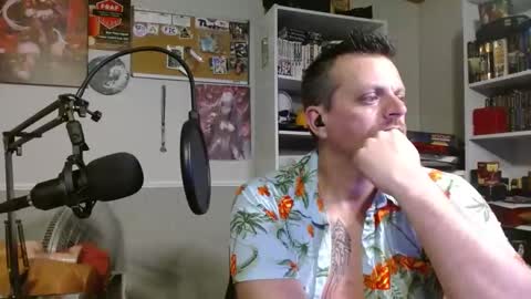 Snapshot of scarecrow2wm chatting on November 16, 2025, 3:45 am Kent Clark online show from November 16, 2025, 3:45 am