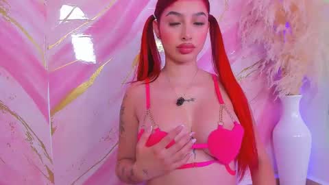 Snapshot of scarleett_jones chatting on February 12, 2026, 10:16 pm scarleett jones online show from February 12, 2026, 10:16 pm