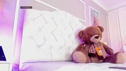 Snapshot of scarlet__hill chatting on December 5, 2024, 2:00 pm scarlet hill online show from December 5, 2024, 2:00 pm