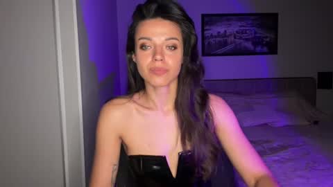 Sophie online show from July 28, 2026, 7:04 am