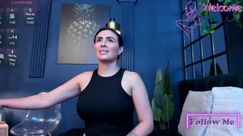 Scarlet Edwars online show from February 24, 2026, 12:03 pm