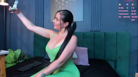 Scarlet Edwars online show from May 28, 2026, 6:16 pm