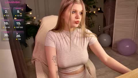 scarlet_enchantress online show from February 25, 2026, 10:25 am